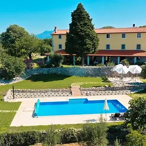Hotel Calussovo